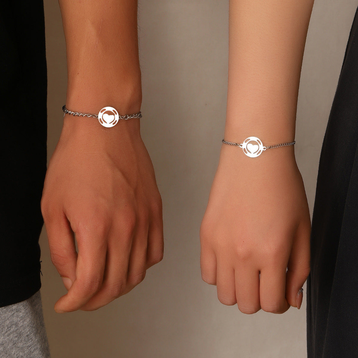 Simple Stainless Steel Round Heart Bracelet Women